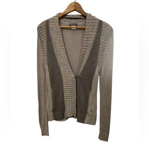 CC1- Women’s Venus zip sweater size Small